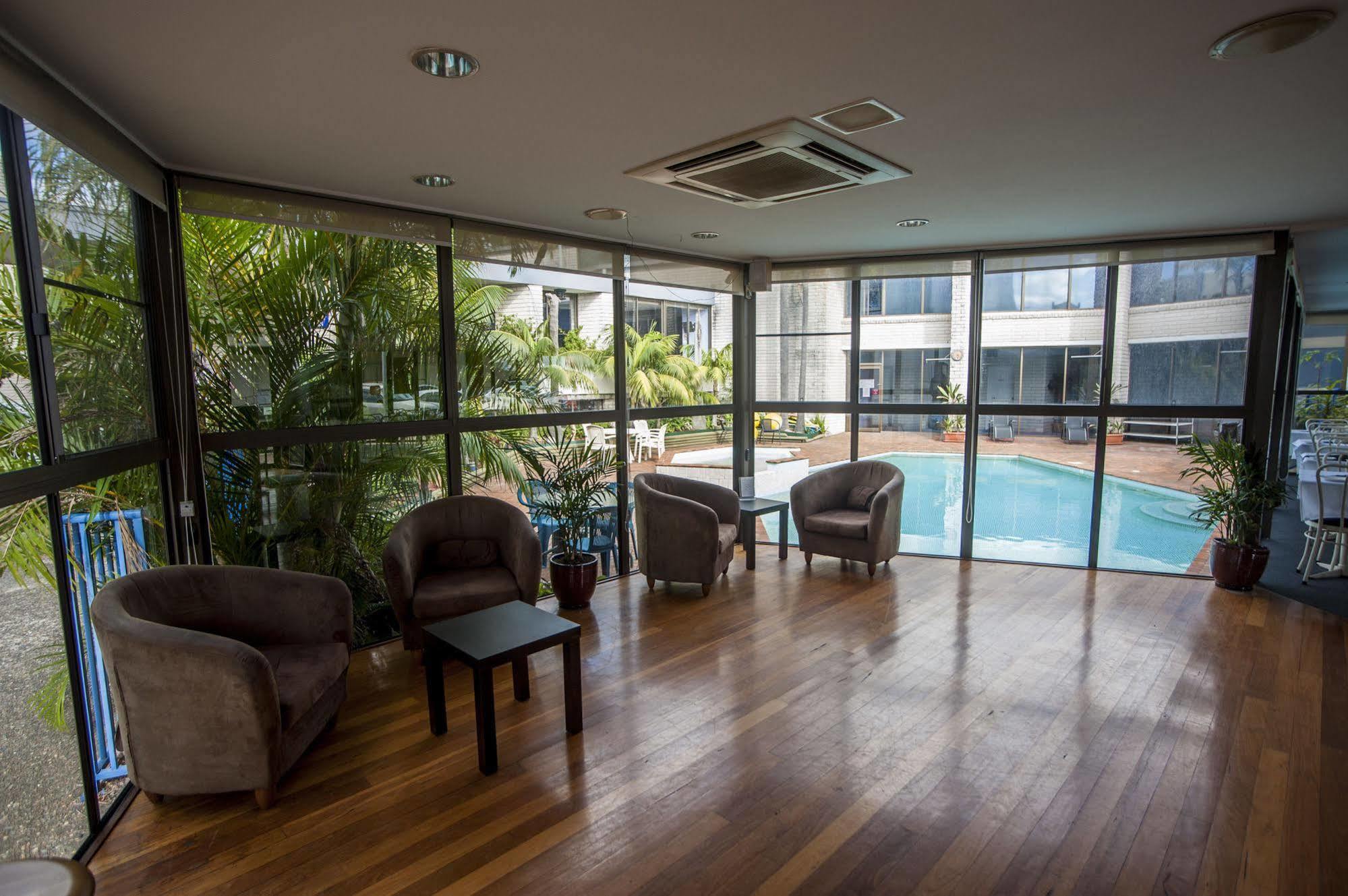 Palm Court Motor Inn Port Macquarie Exterior photo