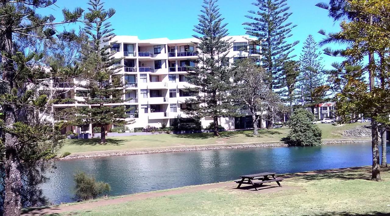Palm Court Motor Inn Port Macquarie Exterior photo